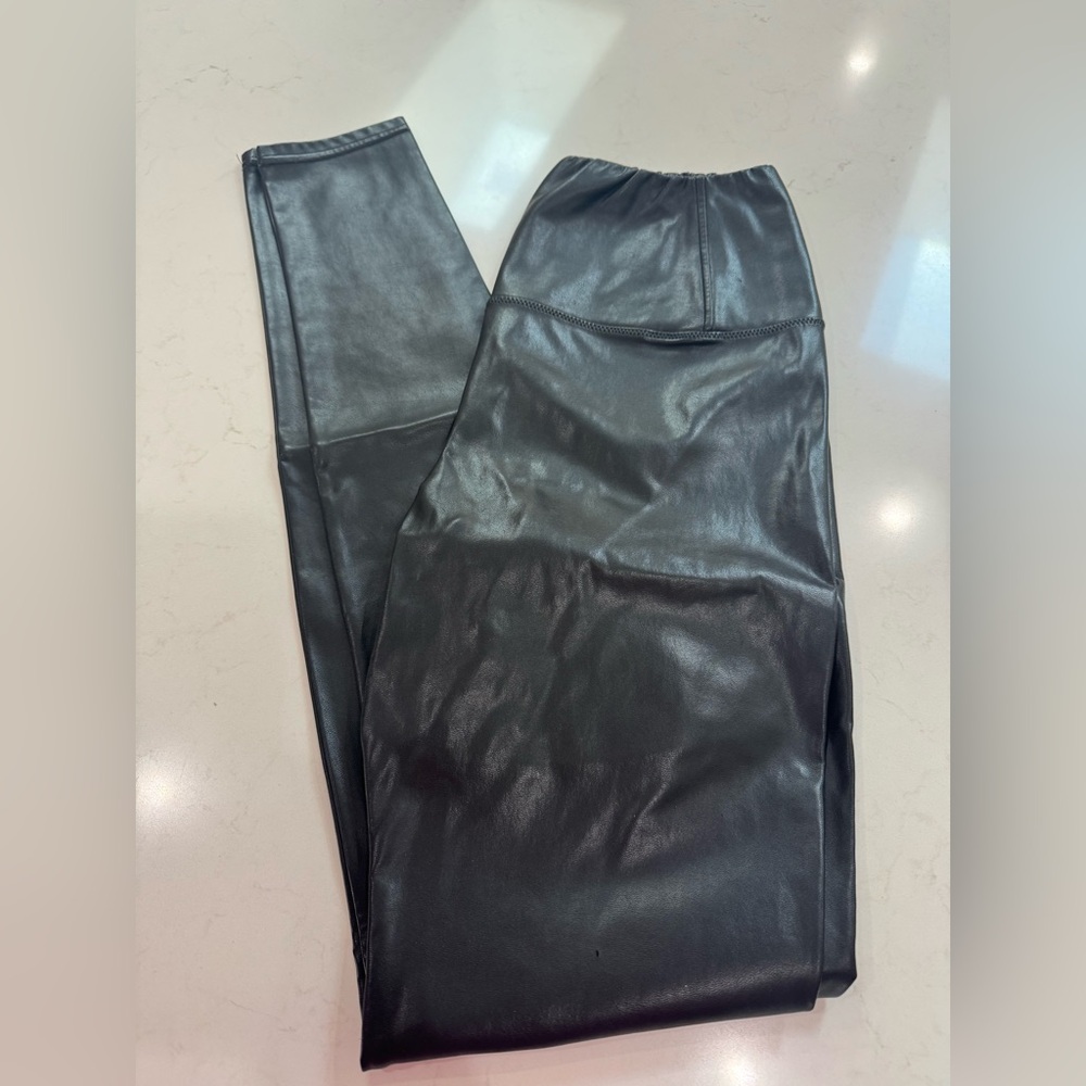Aritzia Wilfred Medium Pants Black